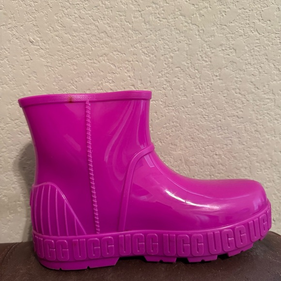 UGG Women's Vibrant Pink Rain Boots - Picture 5 of 16